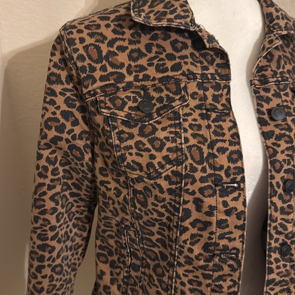 Time and Tru Jackets & Blazers - Time and Tru Leopard Cheetah Animal Print Button Front Denim Jean Jacket Size S